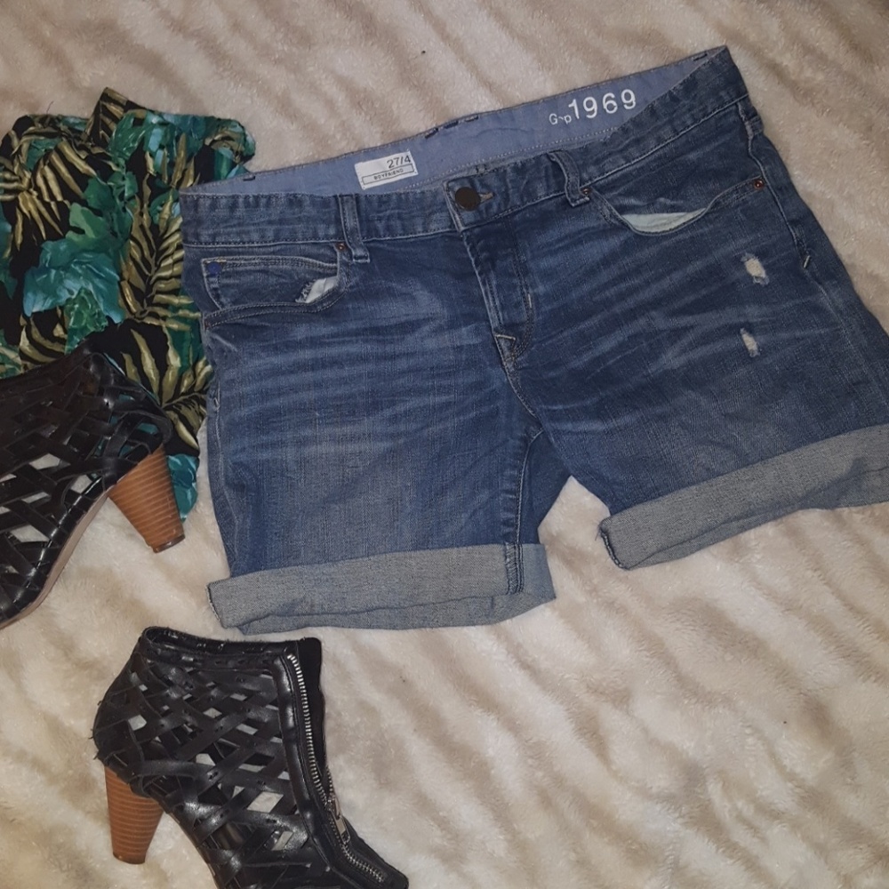 Gap 1969 Boyfriend Jean Shorts